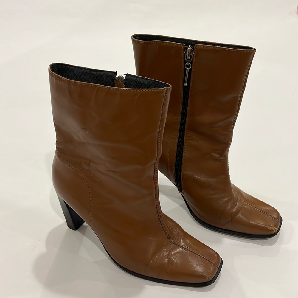 Brown Leather Mid-Calf Block Heel Boots
